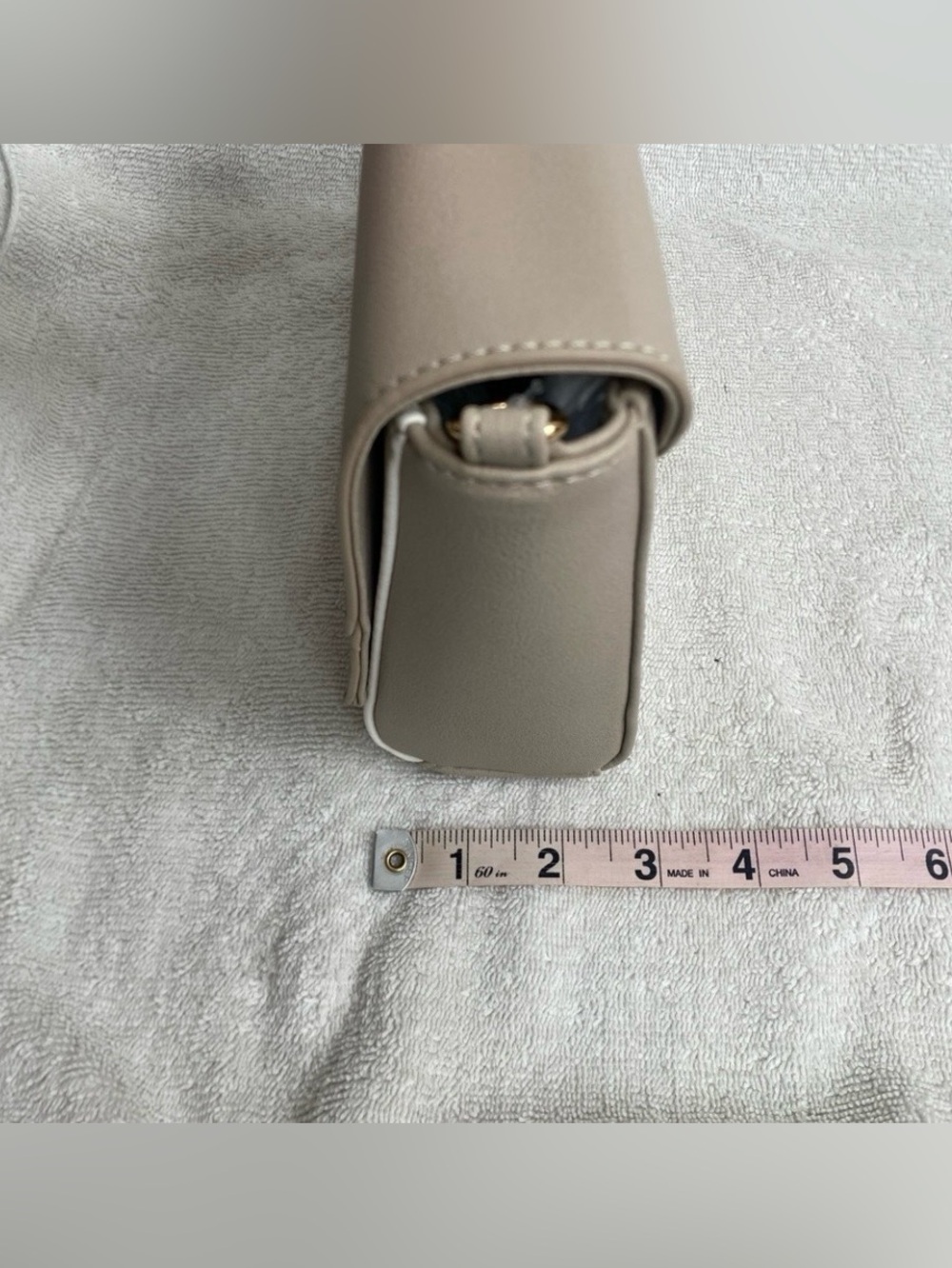 NWT New Yani J'adore Womens Tan White Faux Leather Clutch + Strap Classic Girly - Picture 12 of 12